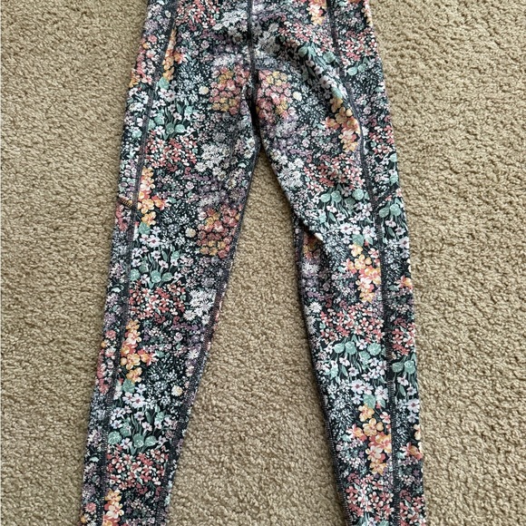 The Everything Pocket Leggings - Picture 5 of 6